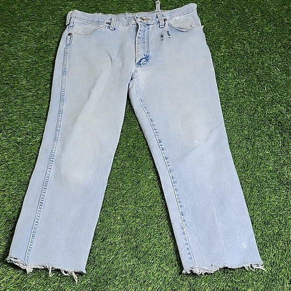 Wrangler Men's Light Blue Slim Straight Jeans - Picture 5 of 8